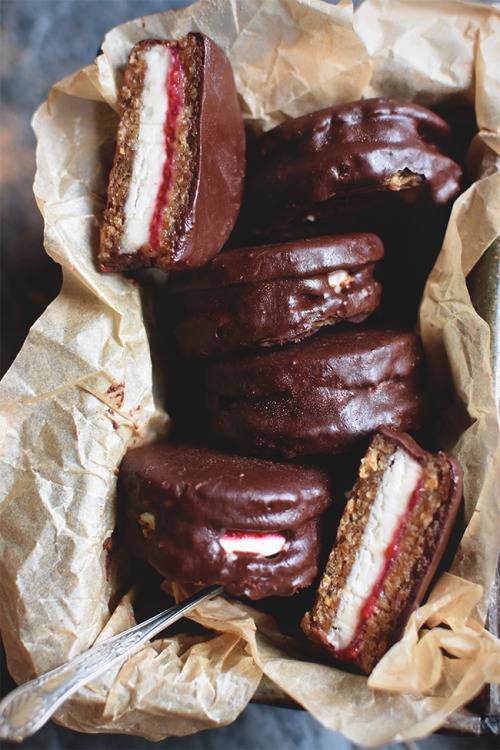 Raw vegan Wagon Wheel biscuits.