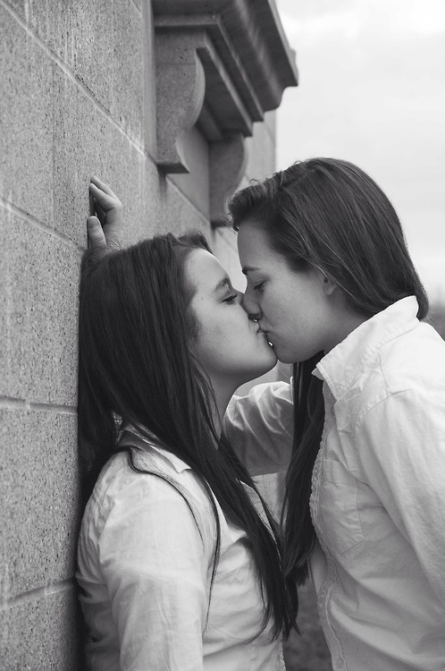 adorablelesbiancouples:Kiss me forever please. keyonadashboard.tumblr.comremember-who-you-r.tumblr.com