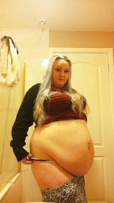 hotfatssbbwmama:  Wanna fuck a huge bbw women? - CLICK HERE! 