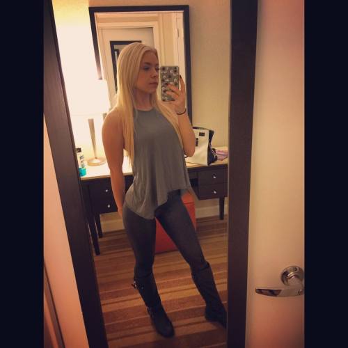 sexy-females-eh:  samanthamerryy 