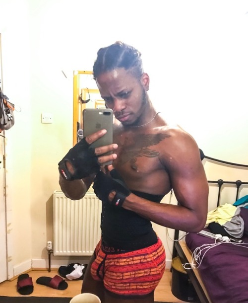 nejhe:  AfterWorkOutSelfie 🤳🏾 for January and February   IG/Twitter @NejheRyutt SnapChat @TheeKingRebel Kik @ Nejhe  YouTube.com/SuperPosterBoy