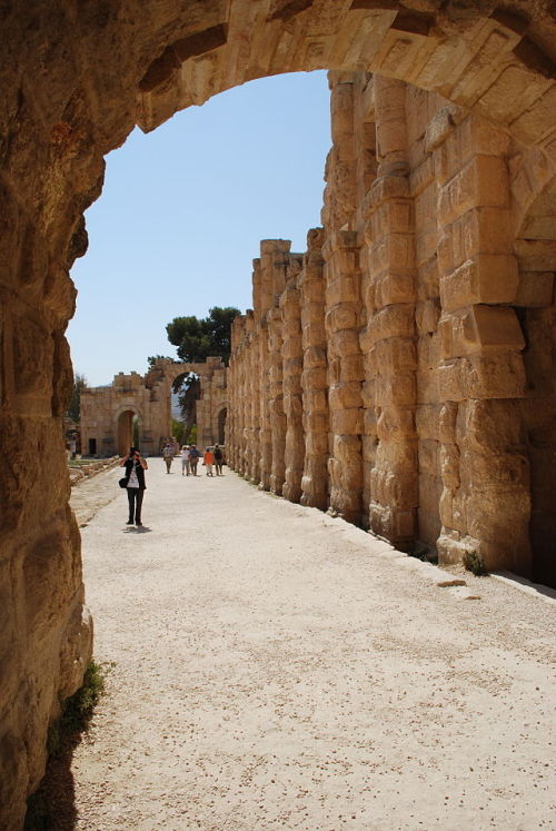 last-of-the-romans: The Temple of Zeus and the Cardo Maximus of Jerash, Jordan. 