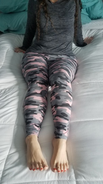 myprettywifesfeet:Those pretty feet and beautiful curves looking lovely in this one.please