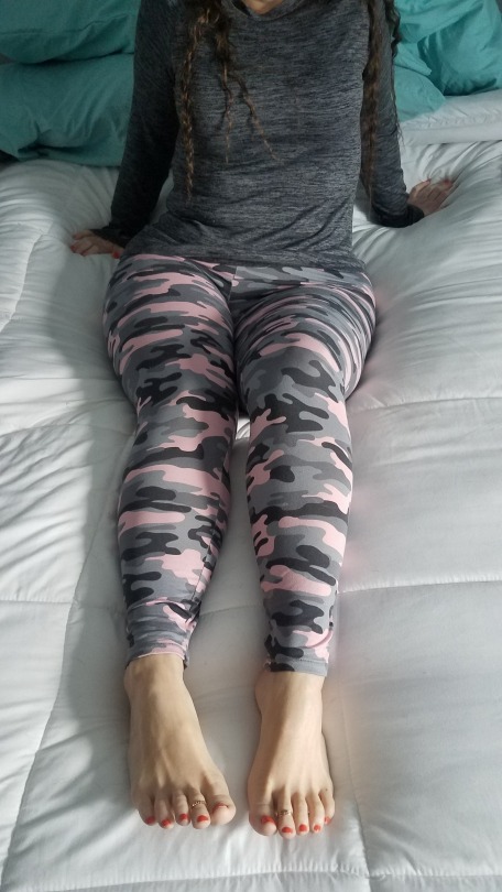 myprettywifesfeet:Those pretty feet and beautiful curves looking lovely in this one.please