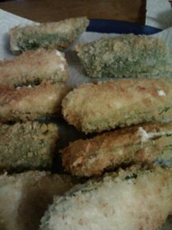 imnotawitchimyourwife:  the other day i made vegan jalapeno poppers. i feel like i can take on the world now.