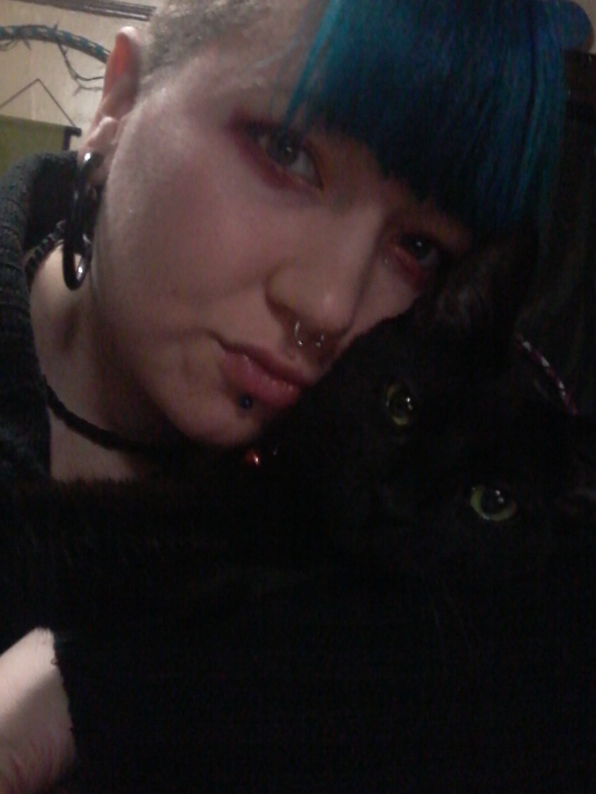 acidkittiegoddess:  Nya kitty ♡ kawaii  cut my bangs something different :3