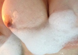 secretlifeofflea:  Pinch that nipple…make it red