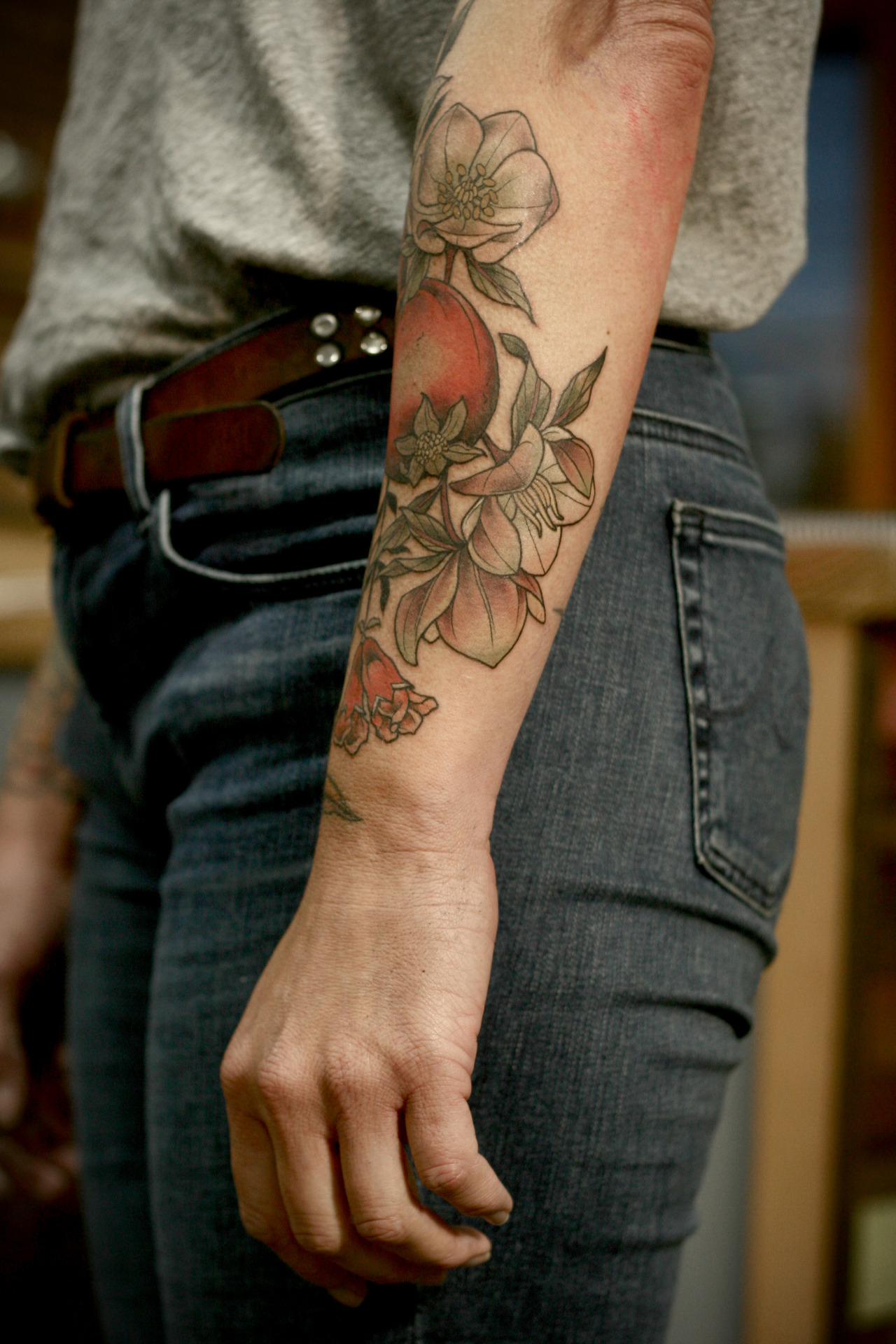 kirstenmakestattoos:Pomegranates, little pomegranate flowers and hellebore for Katina.