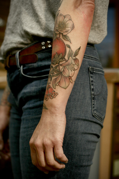 kirstenmakestattoos:Pomegranates, little pomegranate flowers and hellebore for Katina. I have the be