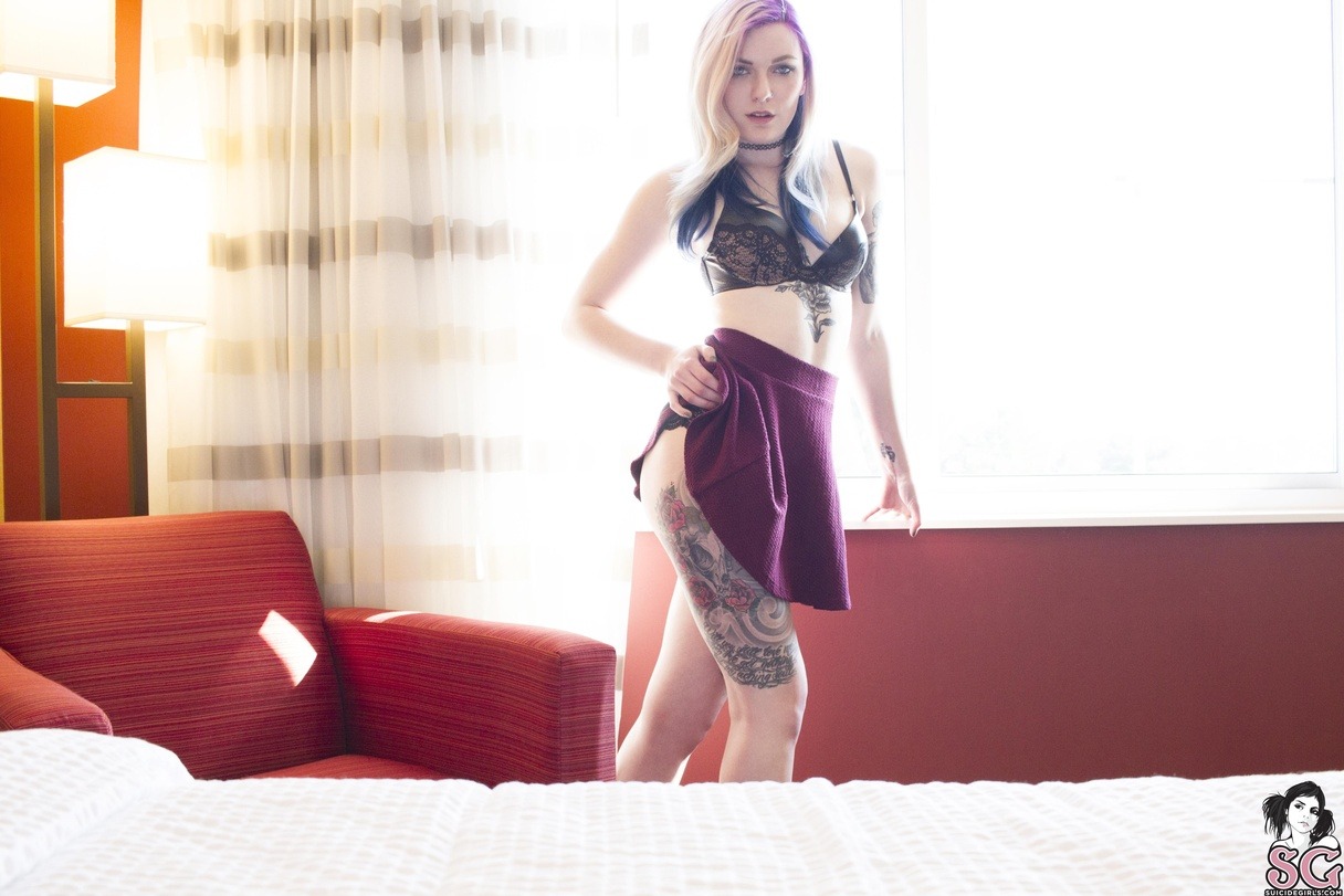 suicidegirlslover:  Torro Suicide