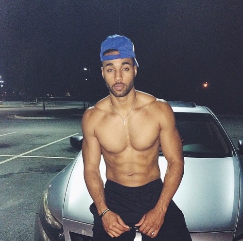 sexnthecloset:  www.sexnthecloset.tumblr.com