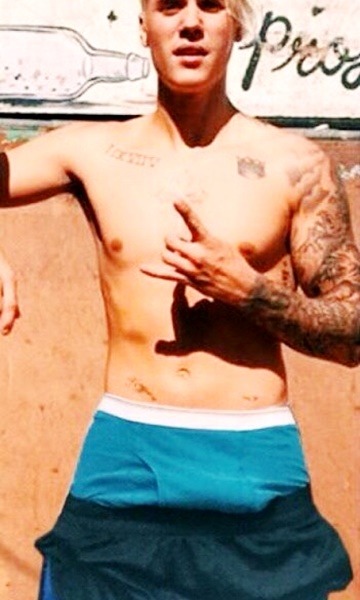 male-and-others-drugs:  Sessão Cuecas: Justin Bieber