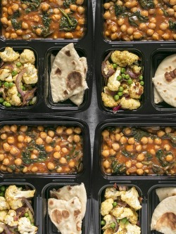 guardians-of-the-food:Curried Chickpeas Meal Prep