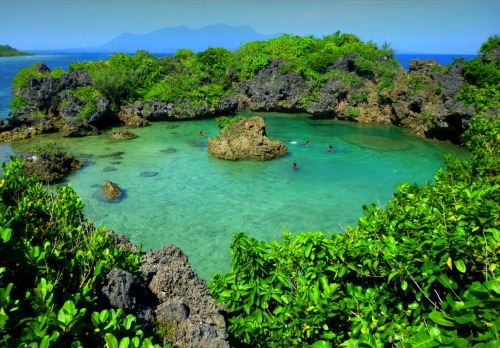 cantina-tropical: tropiqua-l: stormy-tropics: visitheworld: Paguriran Island lagoon, Sorsogon / 