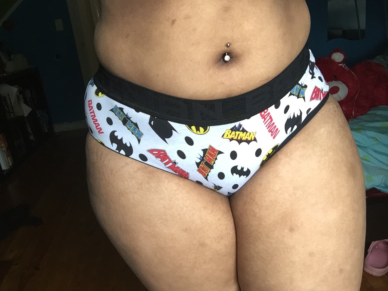 spottedassashely:  Happy Friday 💋