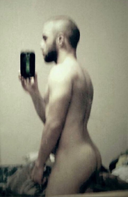bisexxxuwell:  Wouldn’t you like to know…