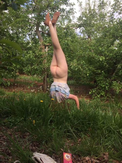 Porn Pics naturistelyon:  Havin fun in the orchard
