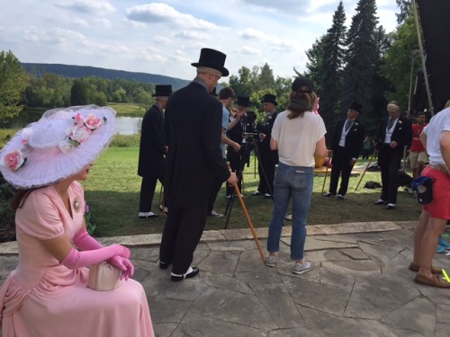 gillianaofficial:I have so many fantastic #bts photos from the #AmericanGods finale, going to do one