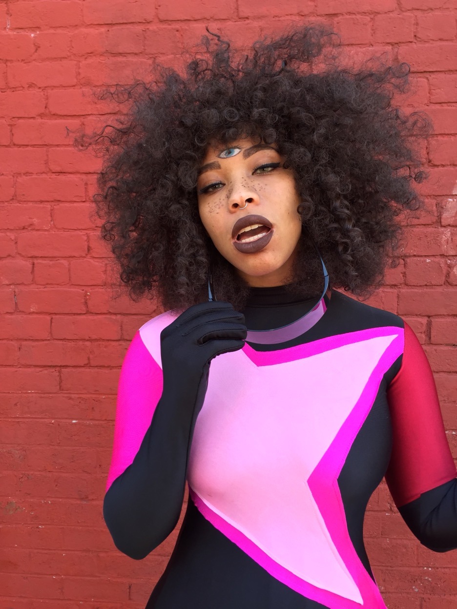 kieraplease:  As promised, here’s my Garnet Halloween costume. It’s not perfect