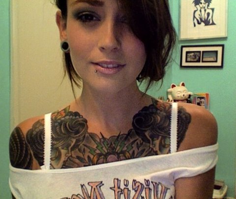 inkedvampyre:  Hottie!