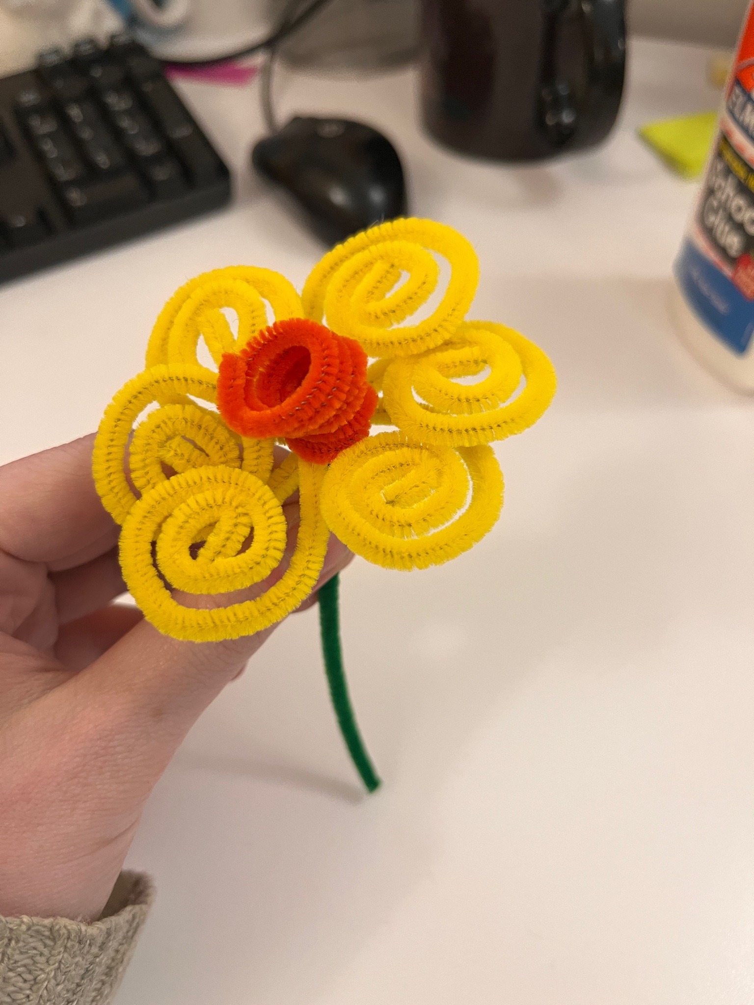 Kids Create: Pipe Cleaner Daffodils