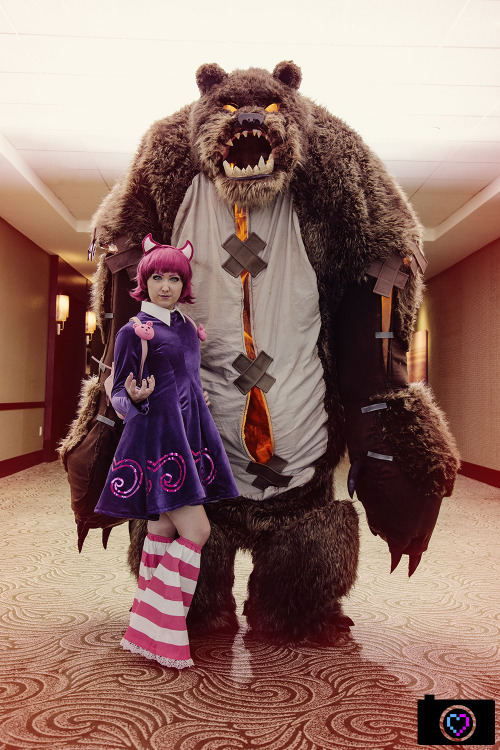 dorkly:  The 25 Best League of Legends Cosplays Ever  