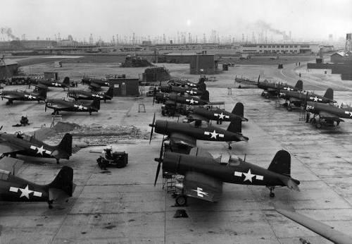 beautifulwarbirds:  F4U Corsairs