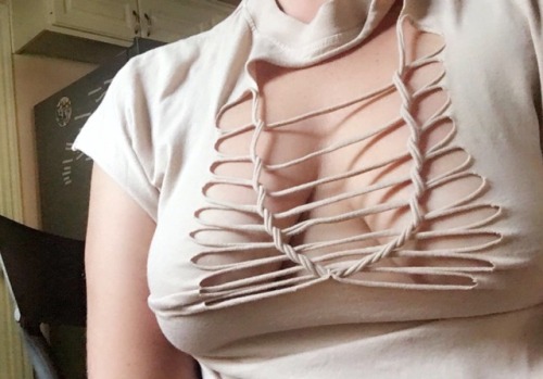 aprilnextdoor1993: Me in a top