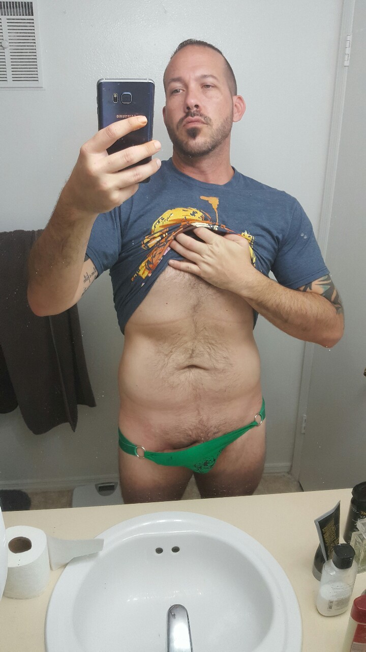porkchop69yum:  Horny, wanna play?