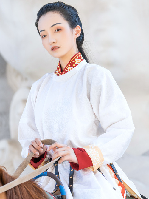 hanfugallery:chinese hanfu by 海棠私语this yuanlingpao is inspired by Shang’guan Wan’er who 