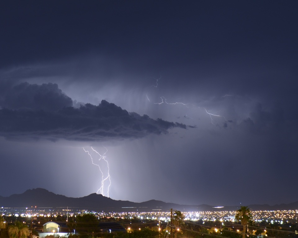   This is with the white balance set for the city lights.  