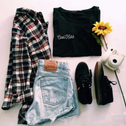 swankxoxfashion:  CREDIT: https://www.instagram.com/elsyootd/