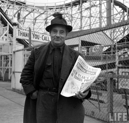 Bowery News - New Year’s Eve in Tombs Prison(Bernard Hoffman. 1950)