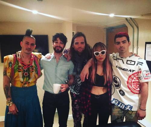 dailydarrennews:darrencriss They were missing one so this is me being a total A with @DNCE.