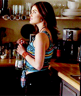 scarletvsion:  Give me your wardrobe: Aria Montgomery, Pretty Little Liars (Season