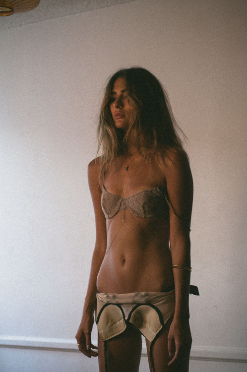 neonmarine:  rawkiss:  des-ire:  rawkiss:  decentfellas:  Phoenix Cotner by Samantha Rebuyaco.  phoe