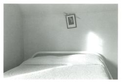 nomade-dans-lherbe:  “Notre silence fera taire la tempête Assagira le feuillage profond.”Paul EduardGuest room bed, Minnesota - Eva Rubinstein 1979