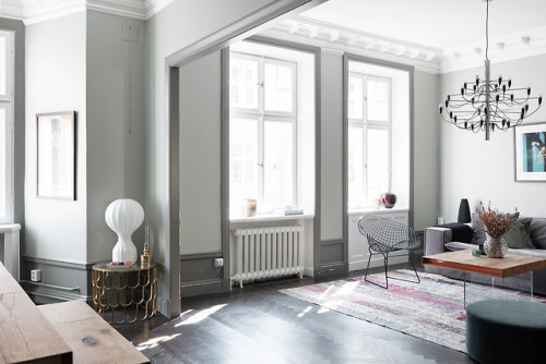 Grey Minimalism At Its Best | Stockholm, SwedenLayout: (Source: esny.se)