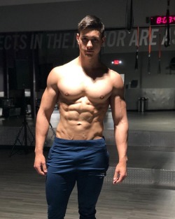 mancrushmania:  Kevin Hejnas