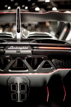 crash–test:  Unleash the Beast - Lamborghini