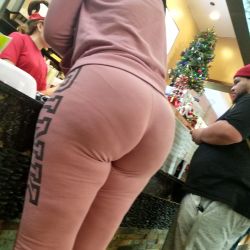 Porn photo underachievyer:Thoughts on this Big booty