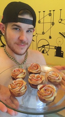 puparcher:Made some Apple Roses yesterday!