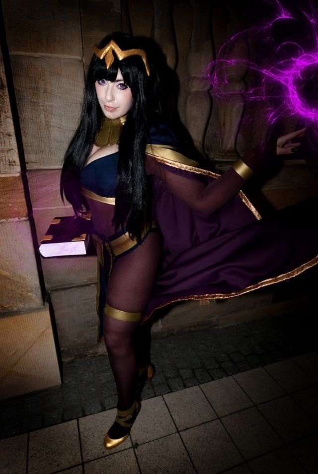 supernerdpage:  Tharja by Kana Cosplay