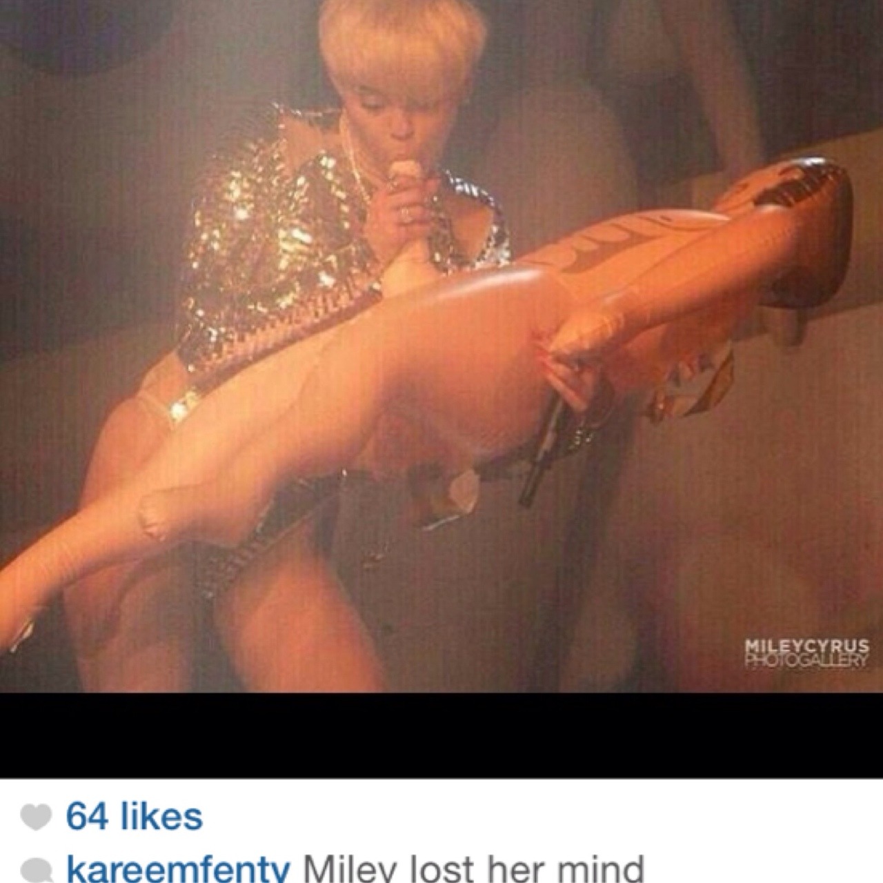 Miley cyrus nude on stage