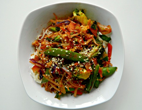 Ramen noodles with stir fried veg - red onion, sugar snap peas, broccoli, carrots and beansprouts - 