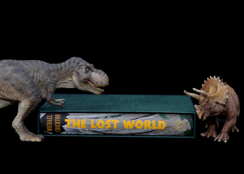 The Lost World, written by Michael Crichton.Published by Folio Society, with binding / endpapers / t