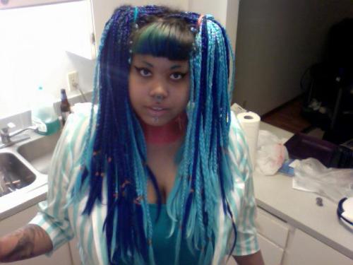 shut-up-and-drink-my-tea:  aeon-fux:if a ‘black girls with blue hair’ post goes around and I’m not on it know that the world did me wrong ok goddess