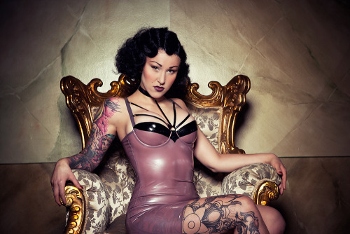 elegyellem:  by Håkan Dauvén for playful promises and HMS latex <3 www.elegyellem.se