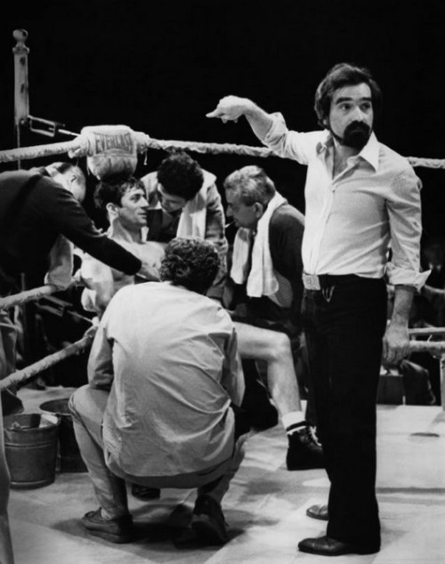fuckyeahbehindthescenes:Robert De Niro accidentally broke Joe Pesci’s rib in a sparring scene. This 