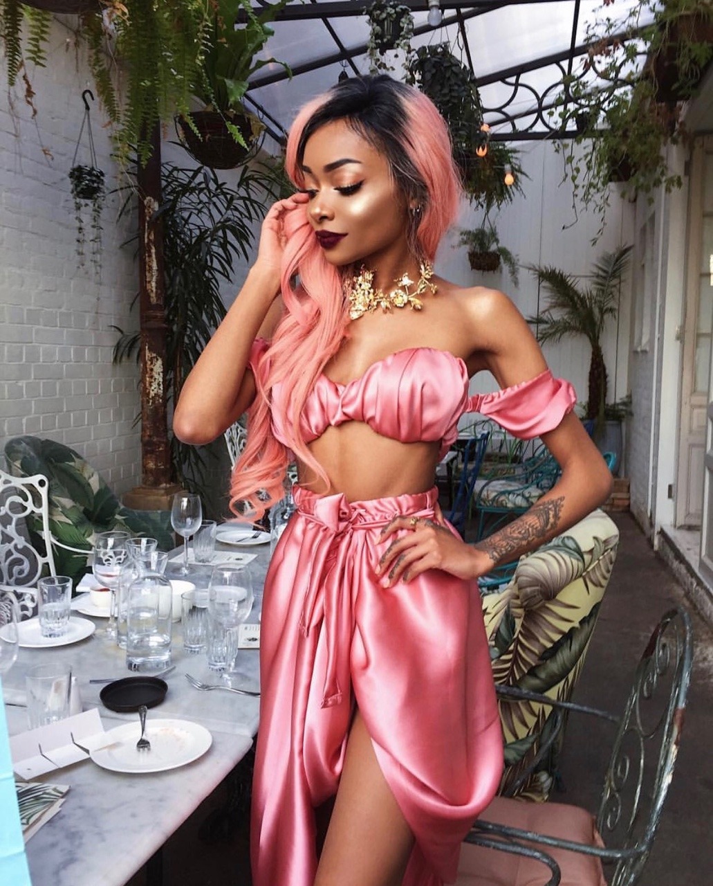 bombshellssonly:  @nyanelebajoa